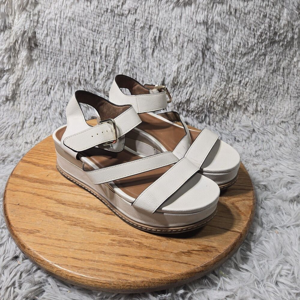 Naturalizer Nadria Womens Pale Ivory Buckle Strap Sandal Size 8.5M Retro Comfort